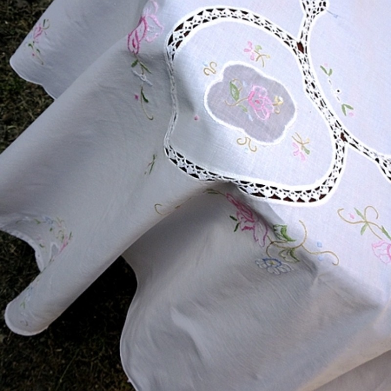 القطن الخالص آلة صغيرة التطريز - مراجعة Table Runner وسعره