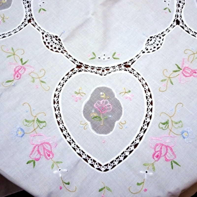 القطن الخالص آلة صغيرة التطريز - مراجعة Table Runner وسعره